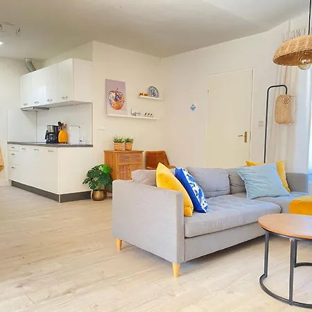 Happy House By Interhome Nyaraló